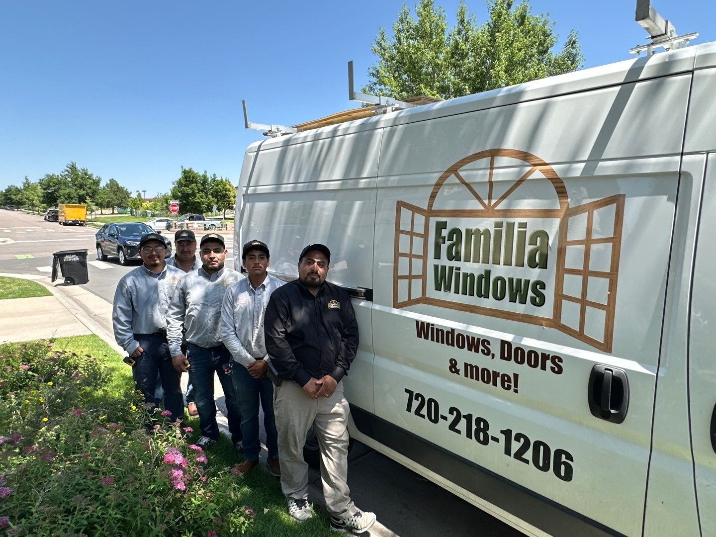 Familia Windows team at work